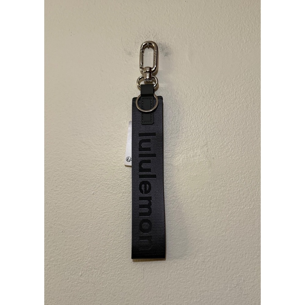 Lululemon Never Lost Keychain Traverse Gray/Black Monochrome Silver Hardware NWT